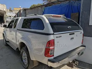 Toyota Hilux 2013 White