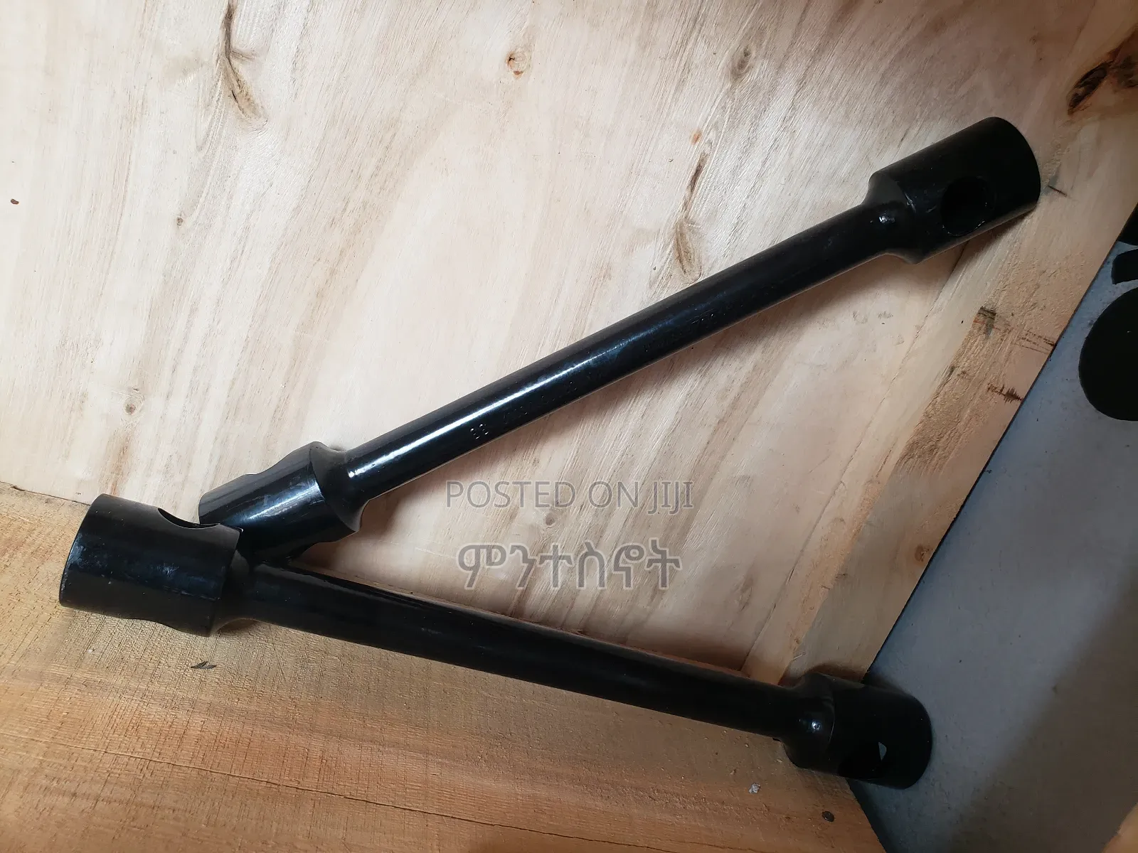 Isuzu ጎማ መፍቻ Wheel Brace