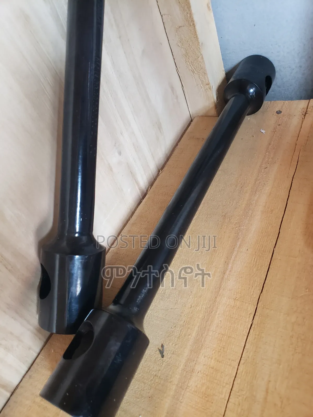 Isuzu ጎማ መፍቻ Wheel Brace