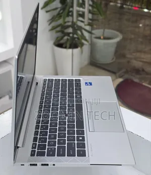 New Laptop HP EliteBook 840 G8 16GB Intel Core I7 SSD 512GB