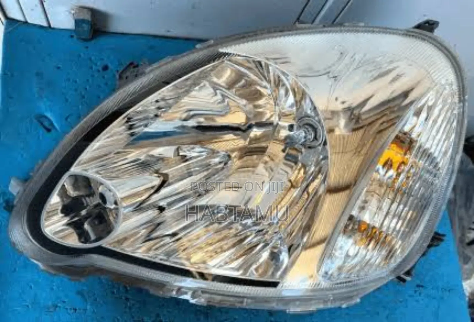 Toyota Vitz 2004 Head Lamp