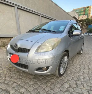 Photo - Toyota Yaris 2008 Silver