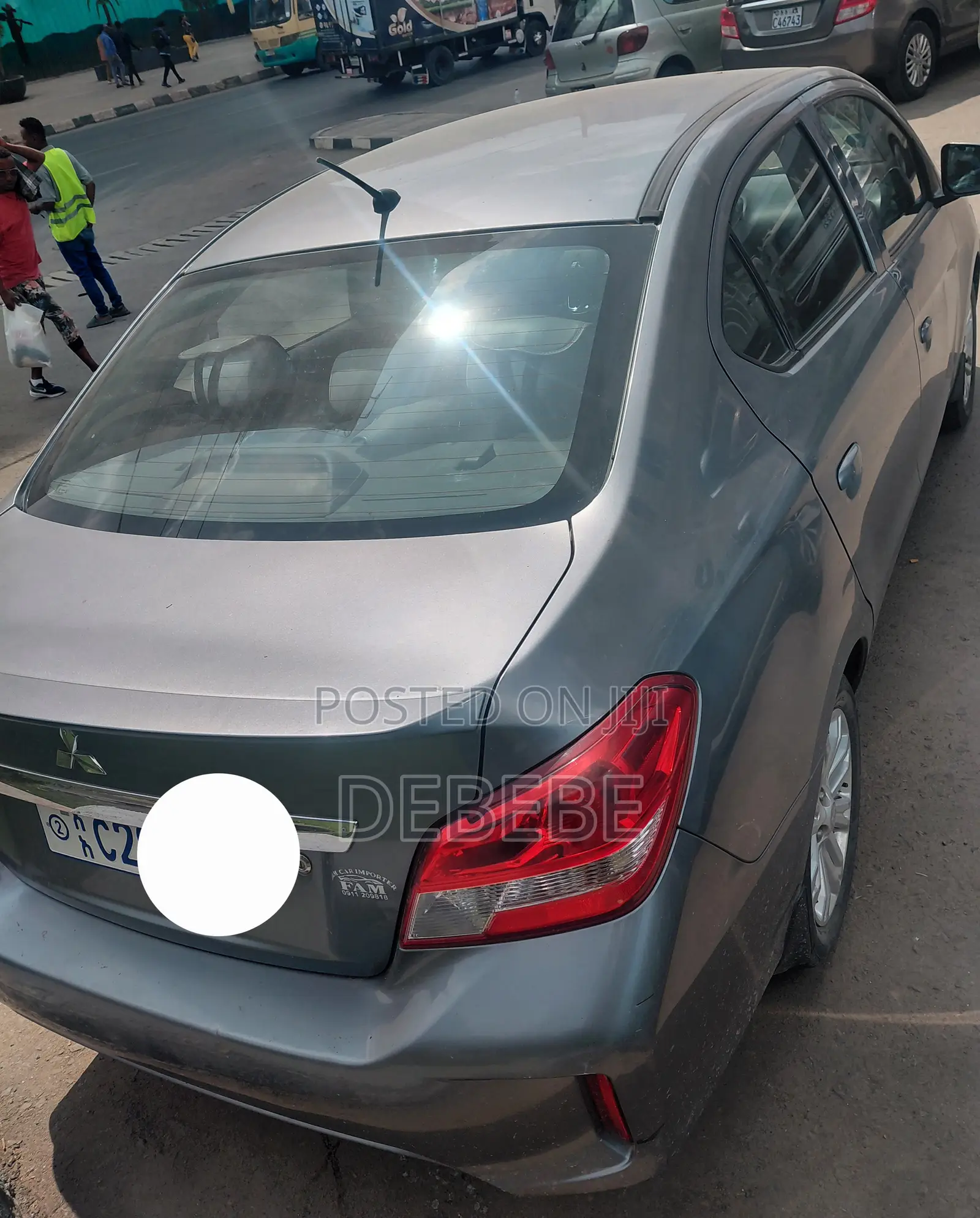 Mitsubishi Attrage 2022 Silver