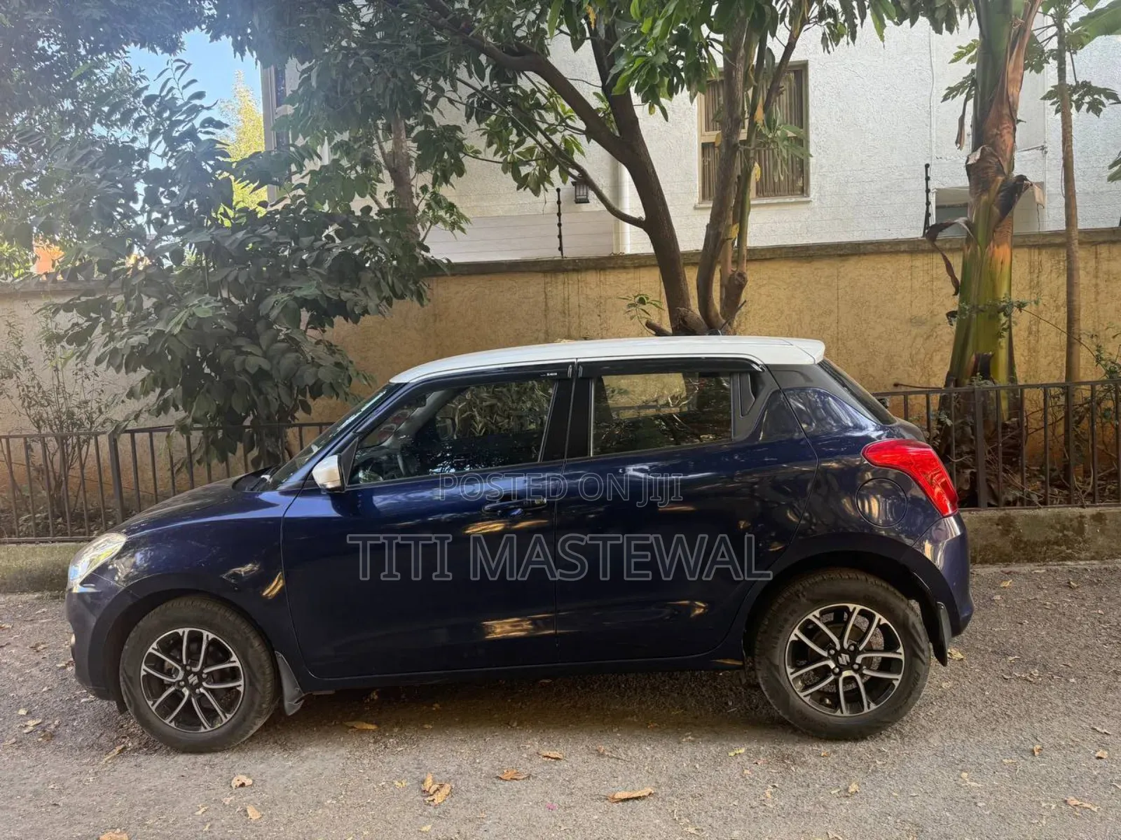 Suzuki Swift 2022 Blue