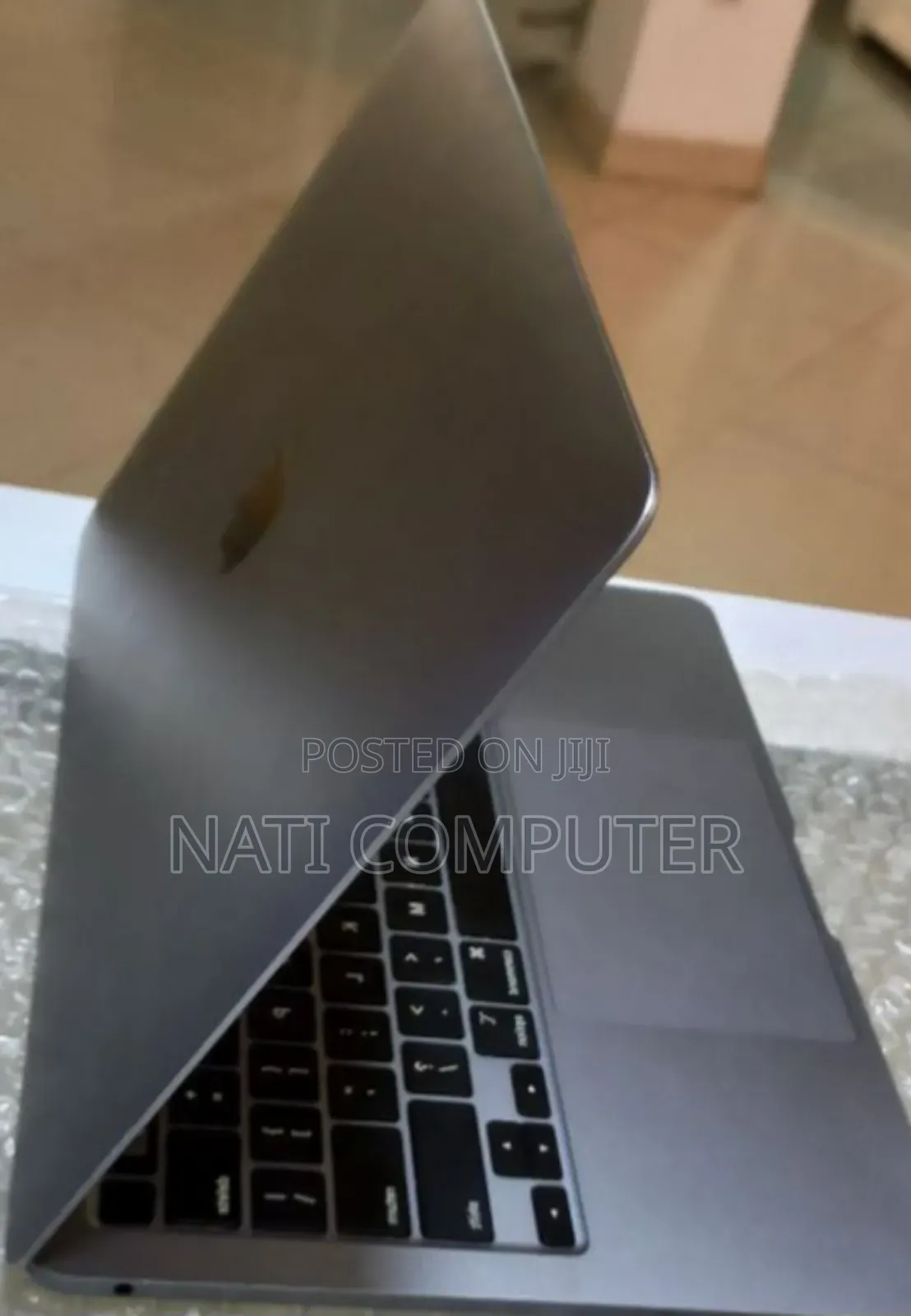 New Laptop Apple MacBook Pro M1 8GB Apple M1 Pro SSD 256GB