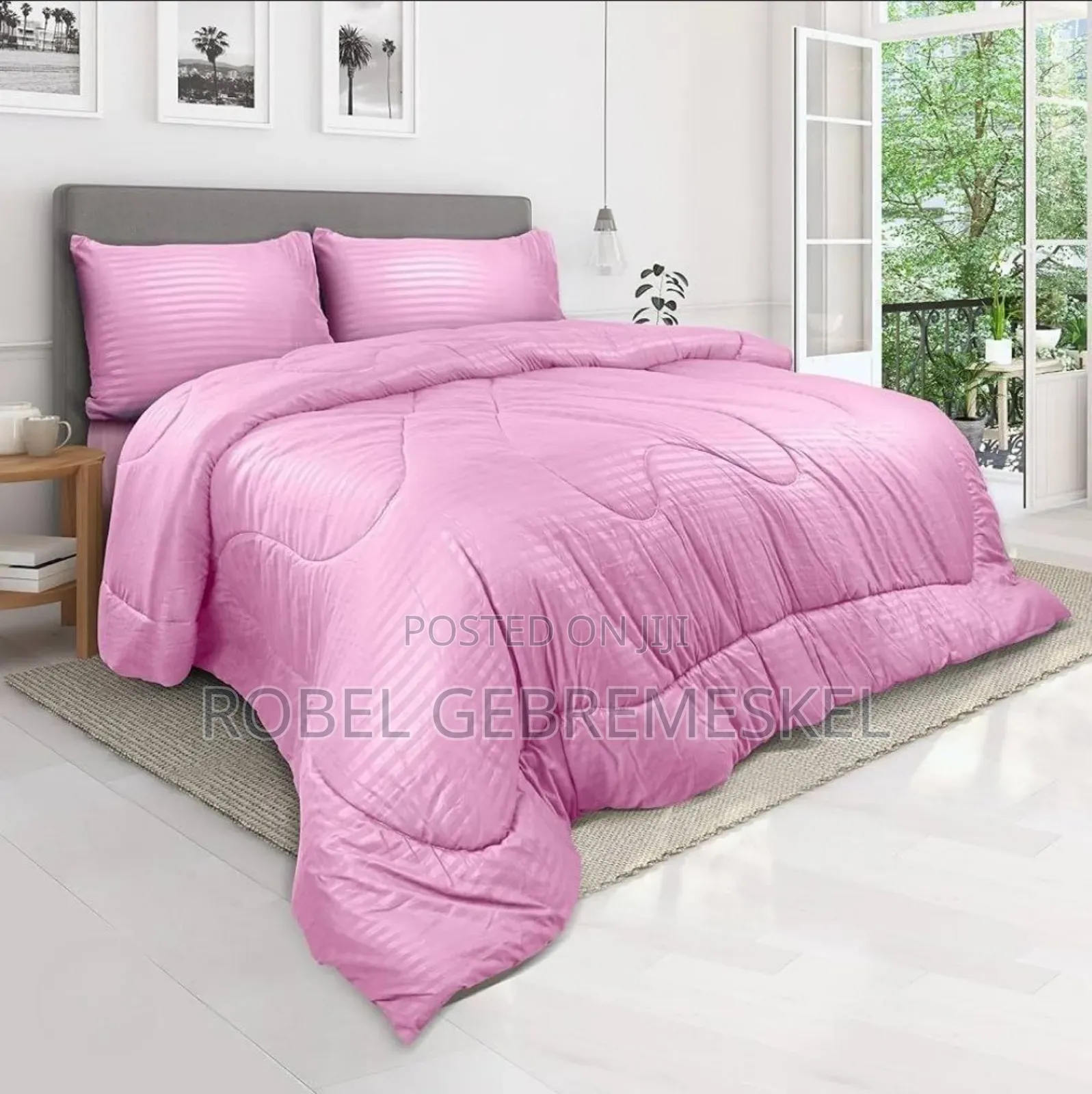 Comforter With Sheet and Pillow