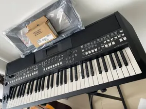Yamaha PSR Sx 600