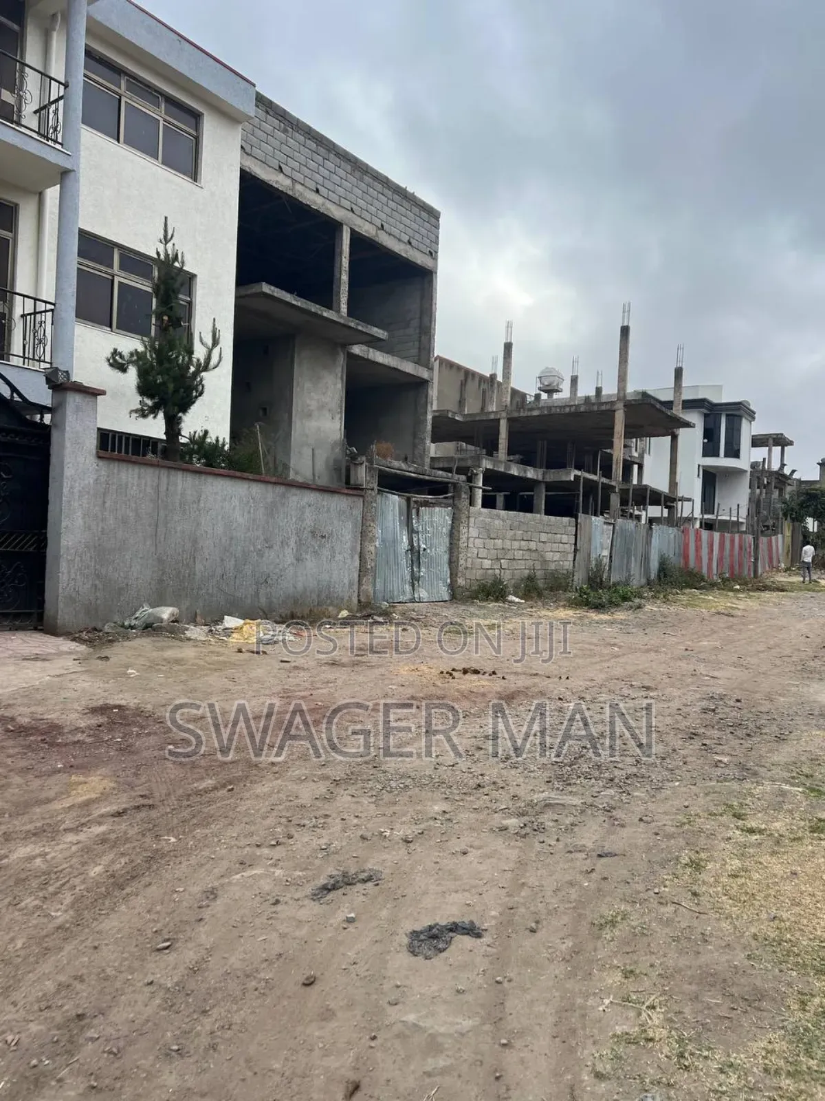 7bdrm House in Legetafo, Yeka for sale