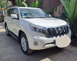 Photo - Toyota Land Cruiser Prado 2015 White
