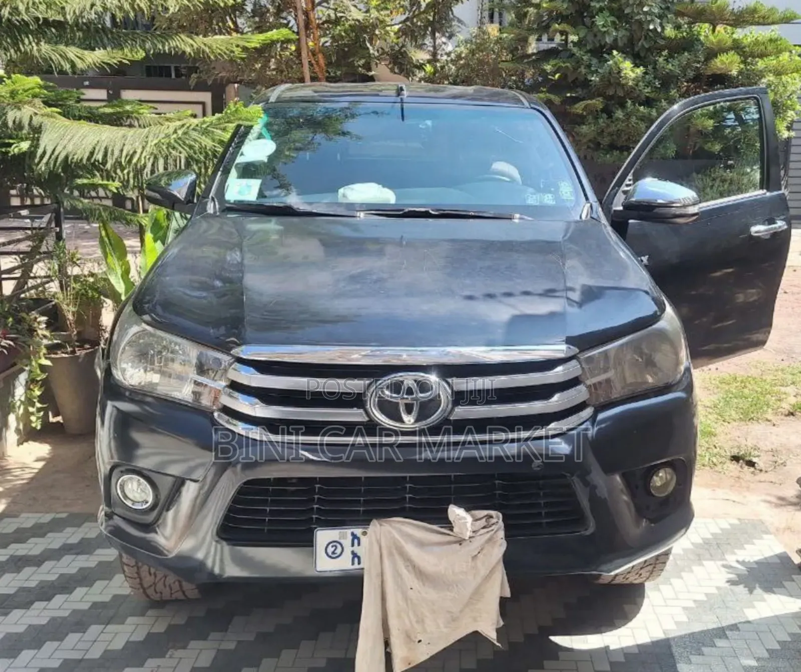 Toyota Hilux 2016 Black