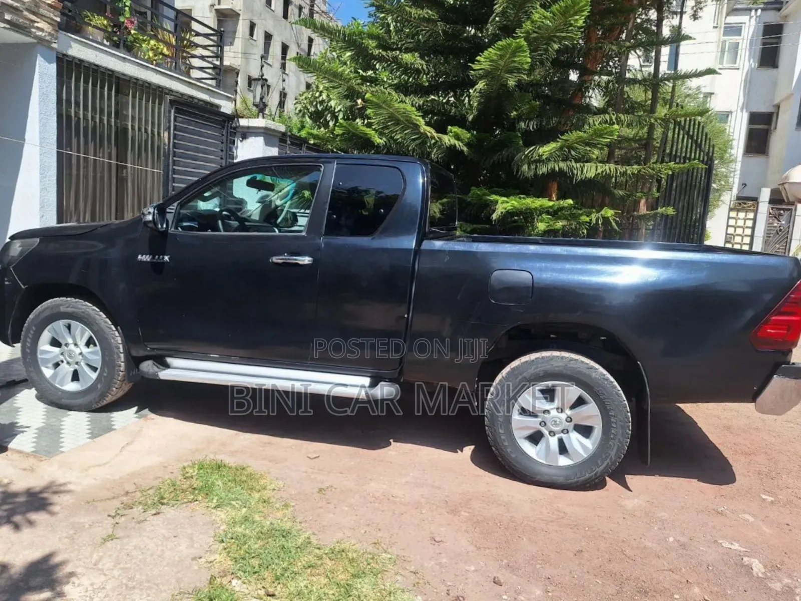 Toyota Hilux 2016 Black