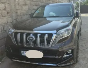 Photo - Toyota Land Cruiser Prado 2017 Brown