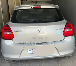 Suzuki Swift 2022 Silver