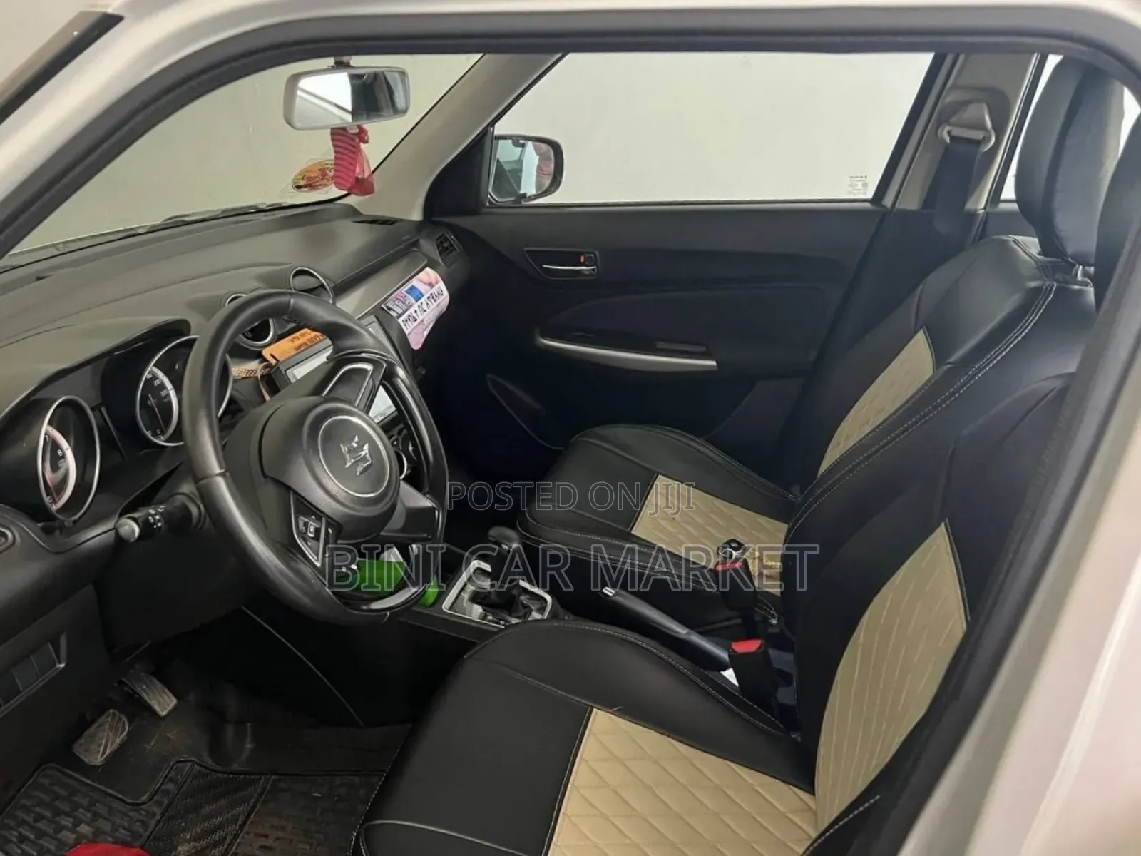 Suzuki Swift 2022 Silver