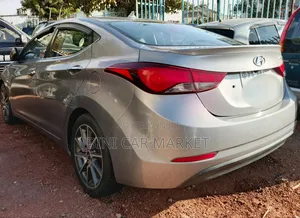 Hyundai Avante 2015 Silver