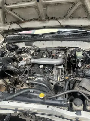 Toyota Hilux 2001 White