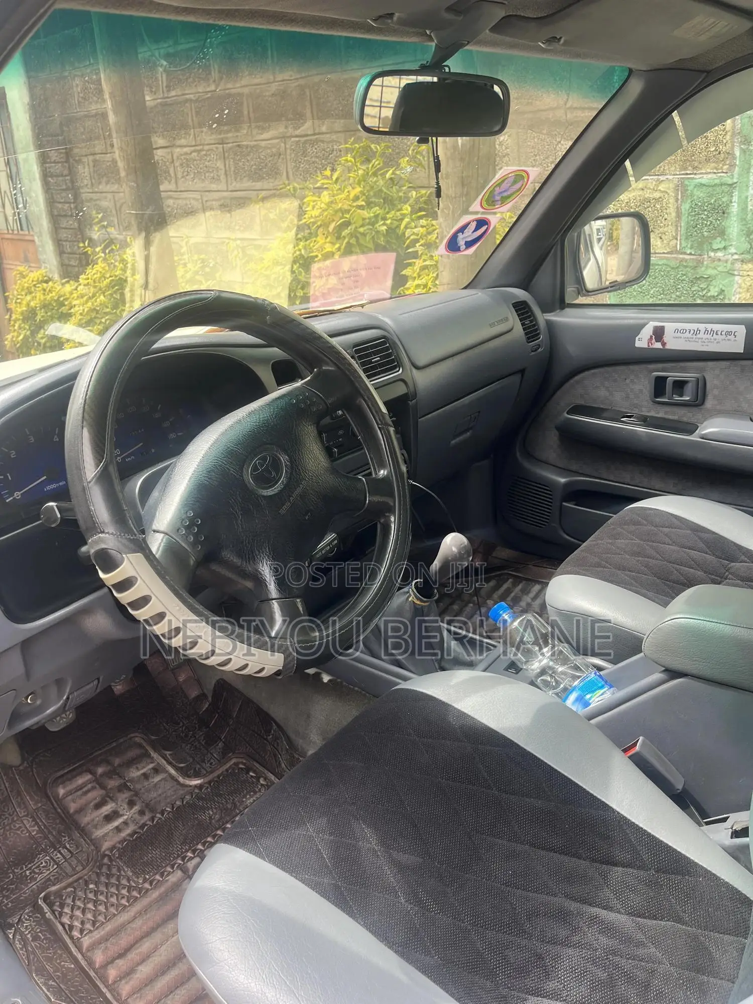 Toyota Hilux 2001 White