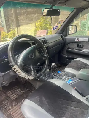 Toyota Hilux 2001 White