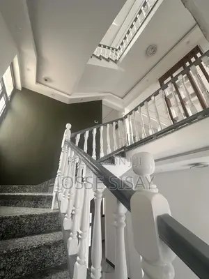 5bdrm House in Ayat, Yeka for sale