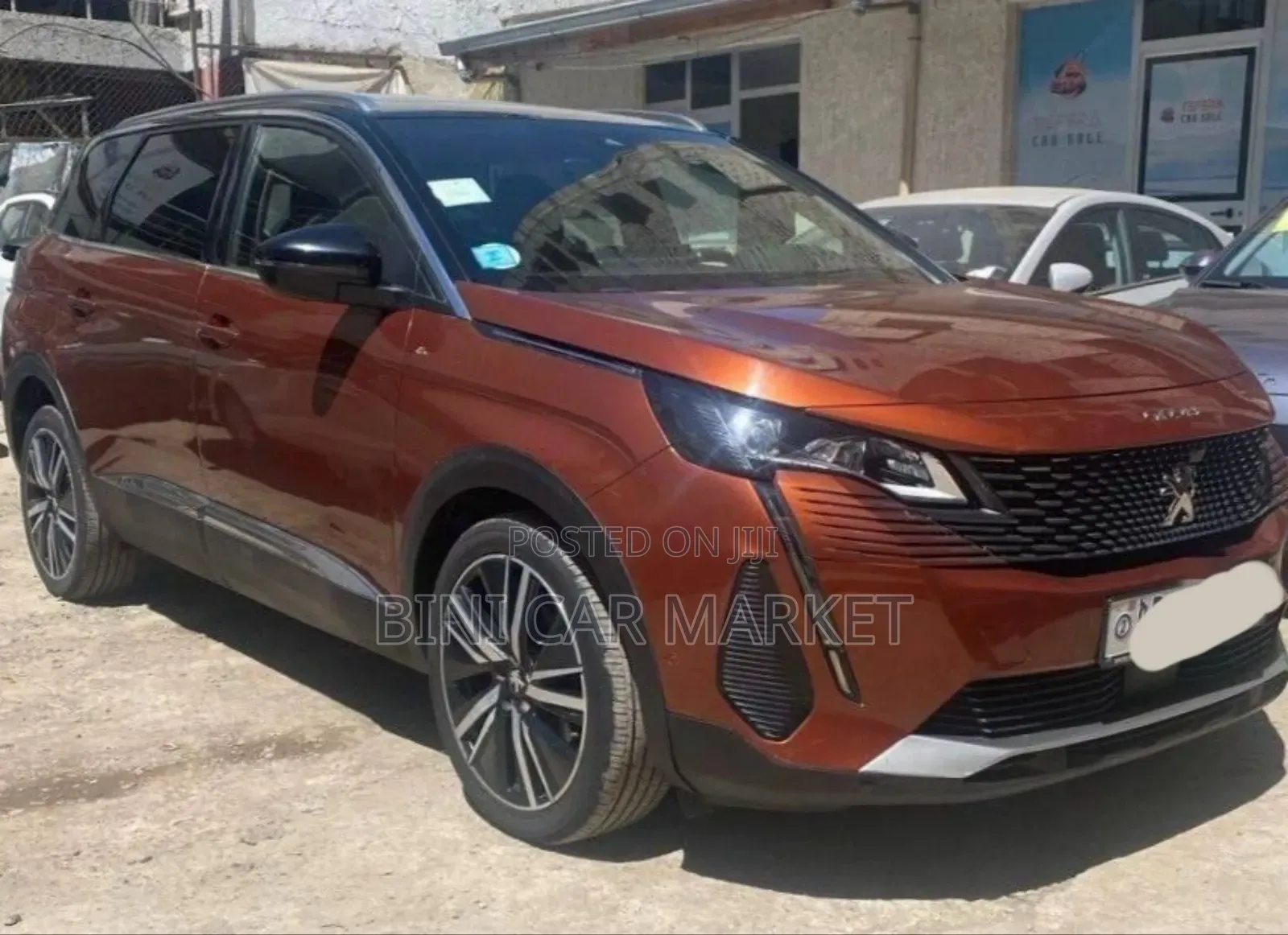 Peugeot 5008 2022 Brown