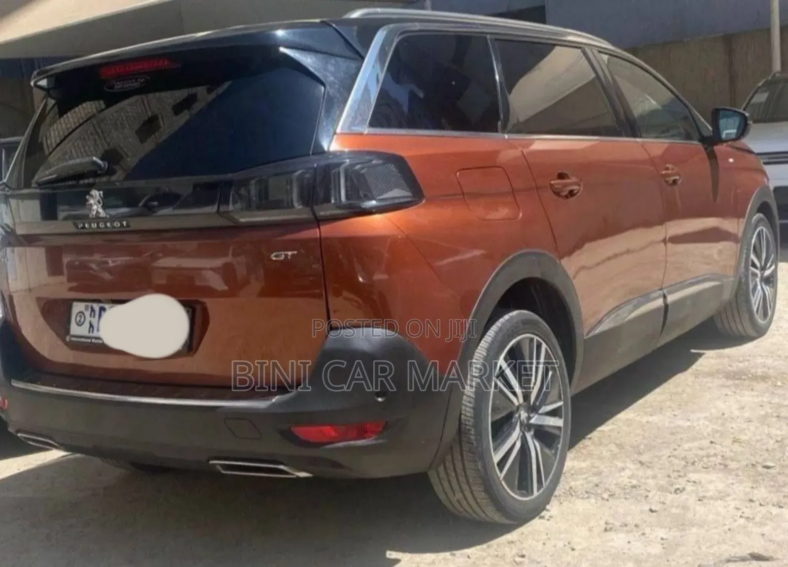 Peugeot 5008 2022 Brown