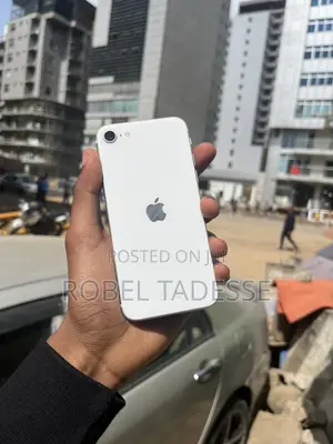 Photo - Apple iPhone SE 64 GB