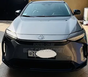 Photo - Toyota bZ4X 71.4 kWh AWD 2023 Silver