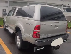 Toyota Hilux 2013 Silver
