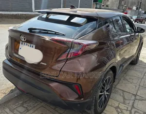 Toyota C-HR 2017 Brown