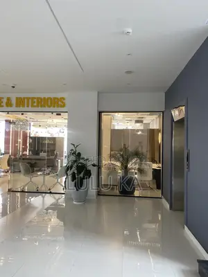 የንግድ እንዲሁም ለቢሮ የተዘጋጁ ሱቆች