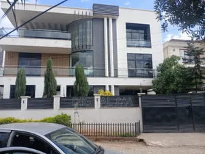 5bdrm Villa in Digital ደላላ, Lideta for sale