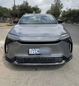 Photo - Toyota bZ4X 2023 Gray