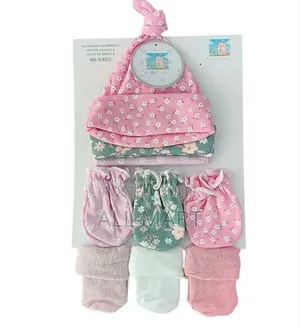 ቆንጆ ኳሊቲ 9pc ( 3 Caps 3 Mitten 3 Pairs of Socks )