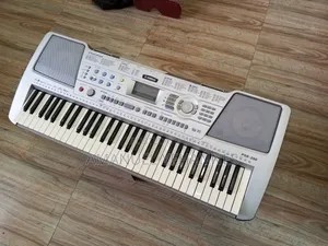 Photo - Yamaha PSR 290 Keyboard Piano