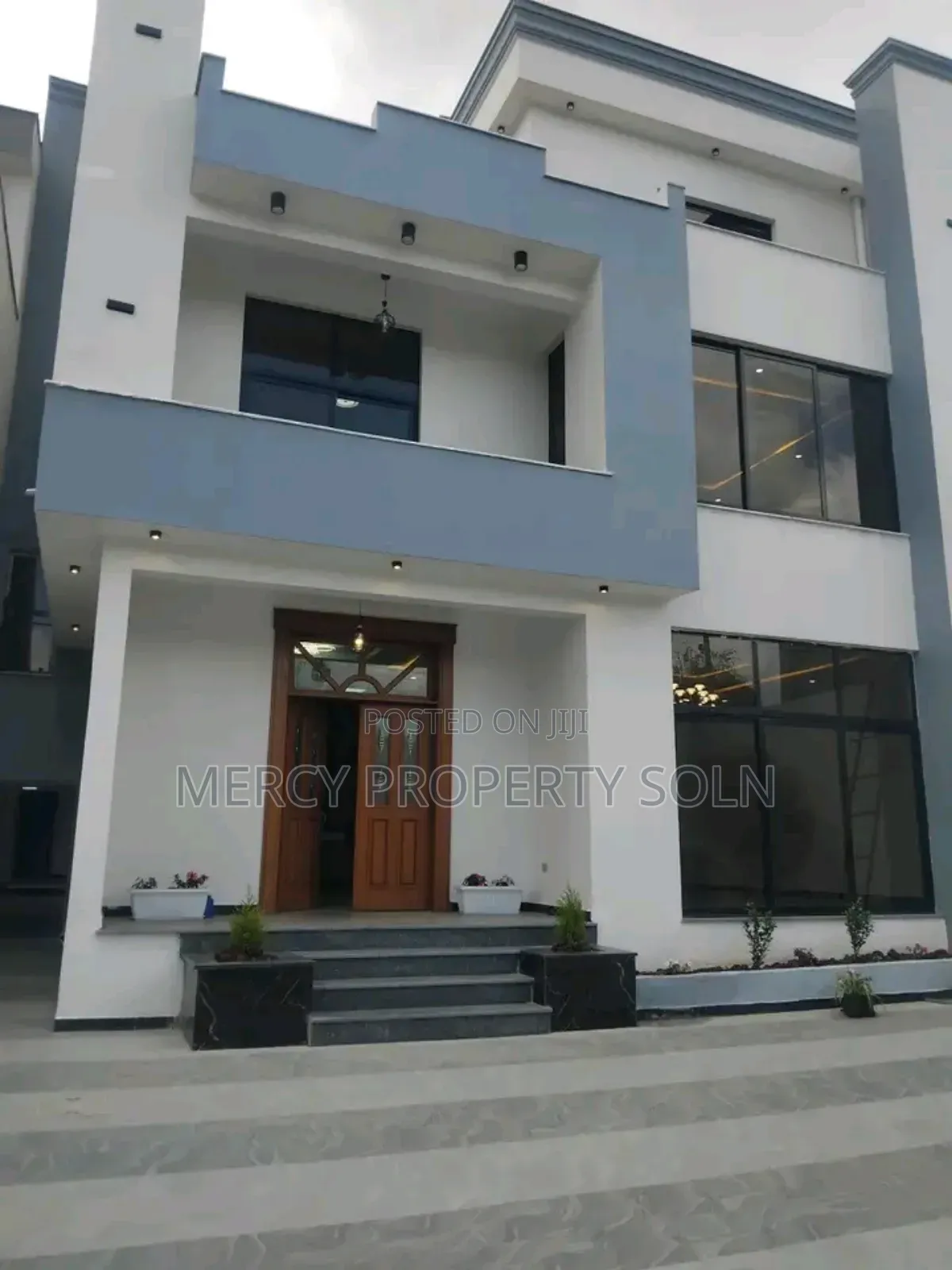 Furnished 10bdrm House in Yeka for sale