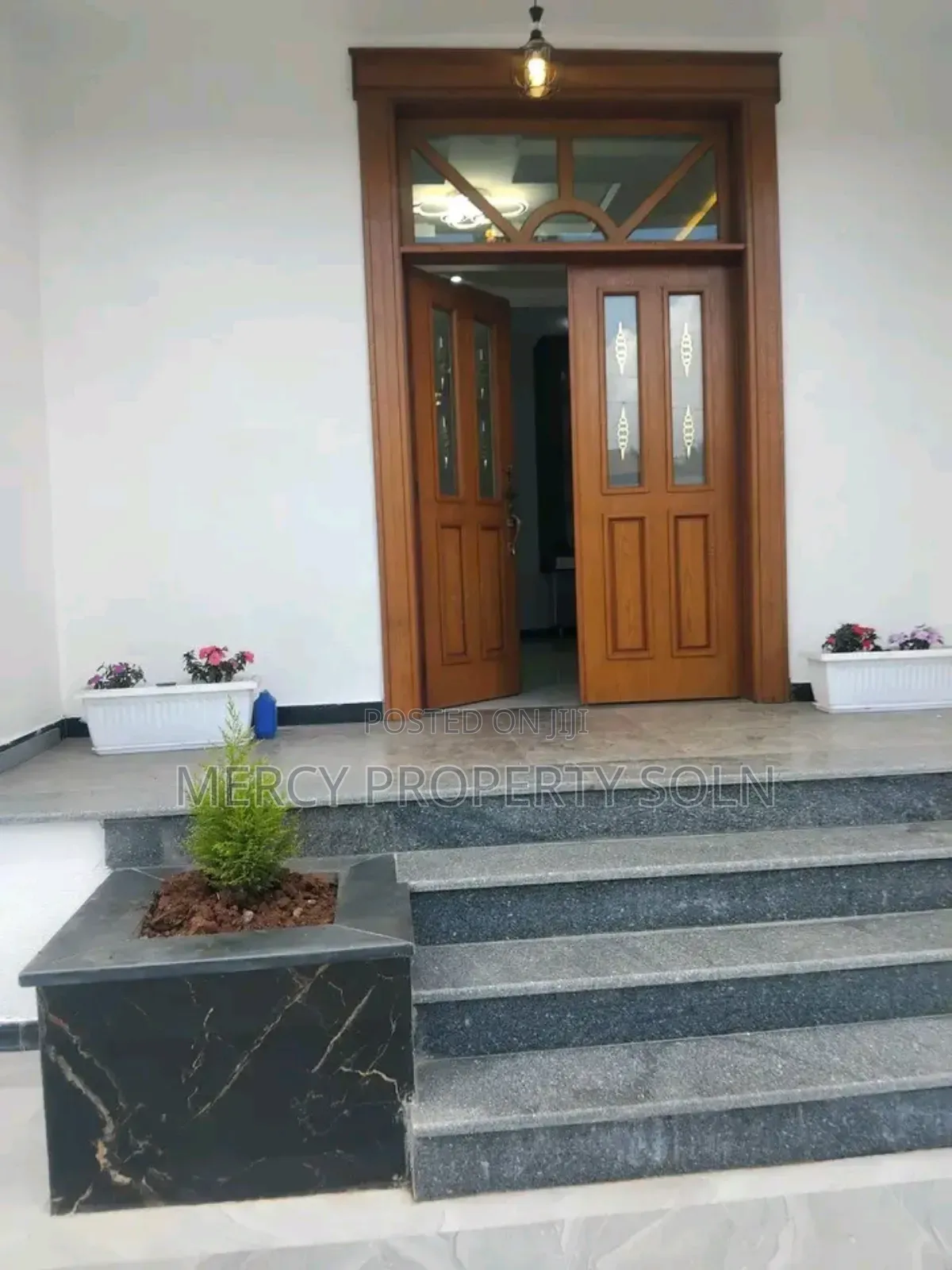 Furnished 10bdrm House in Yeka for sale
