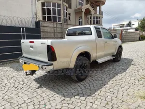 Toyota Hilux 2007 Silver