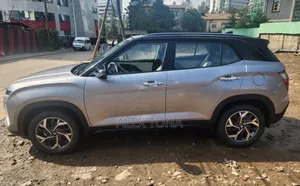 Photo - Hyundai Creta 2024 Silver