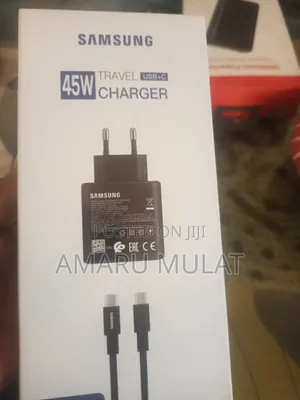 Photo - 45w Suamsung Charger
