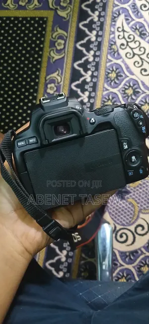 Photo - Canon Camera 250d