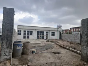 Photo - ሰሚት ፔፕሲ አካባቢ የሚገኝ 400 ካሬ ሰርቨስ ቤት