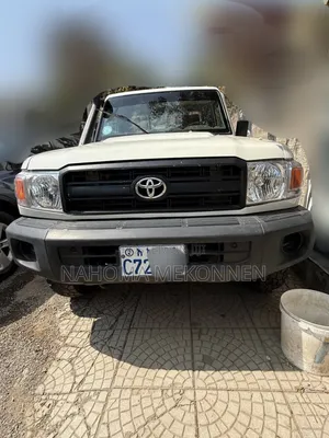 Photo - Toyota Land Cruiser 2011 White