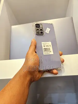 Photo - New Xiaomi Redmi Note 11 Pro+ 5G 256 GB Red