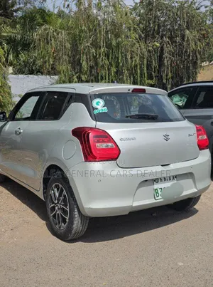 Suzuki Swift 2022 Silver