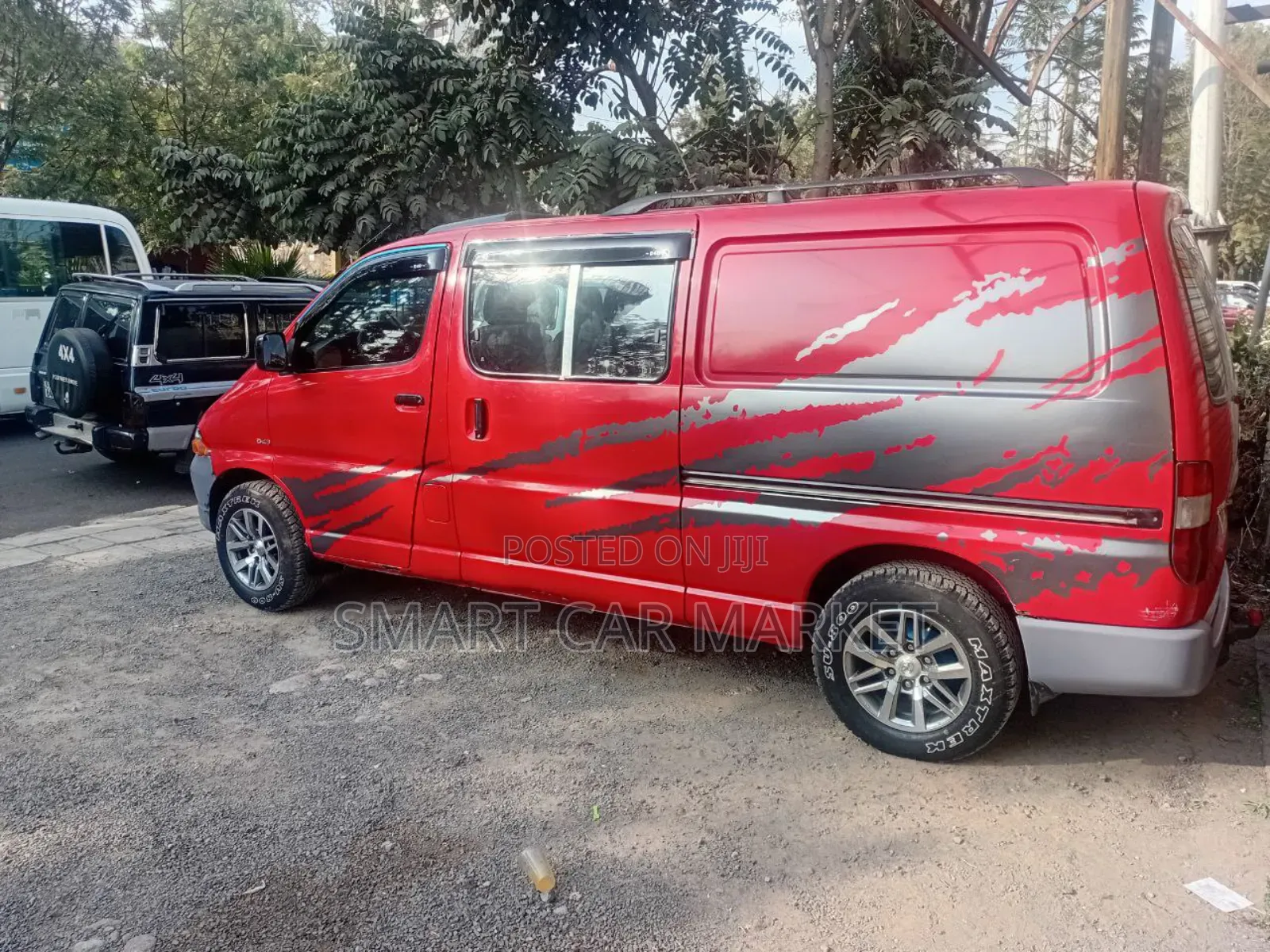Toyota HiAce 2006 Red
