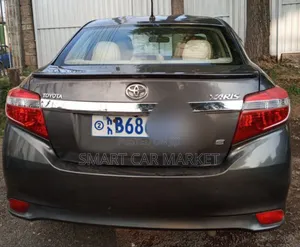 Toyota Yaris 2016 Gold