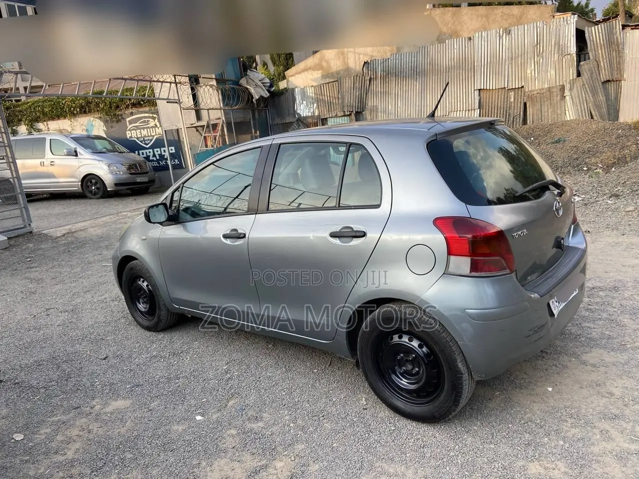 Toyota Yaris Base Hatchback 3dr 2010 Gray