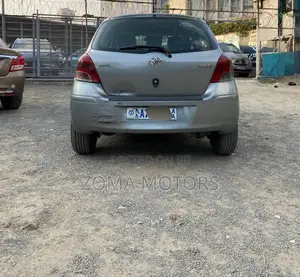 Toyota Yaris Base Hatchback 3dr 2010 Gray