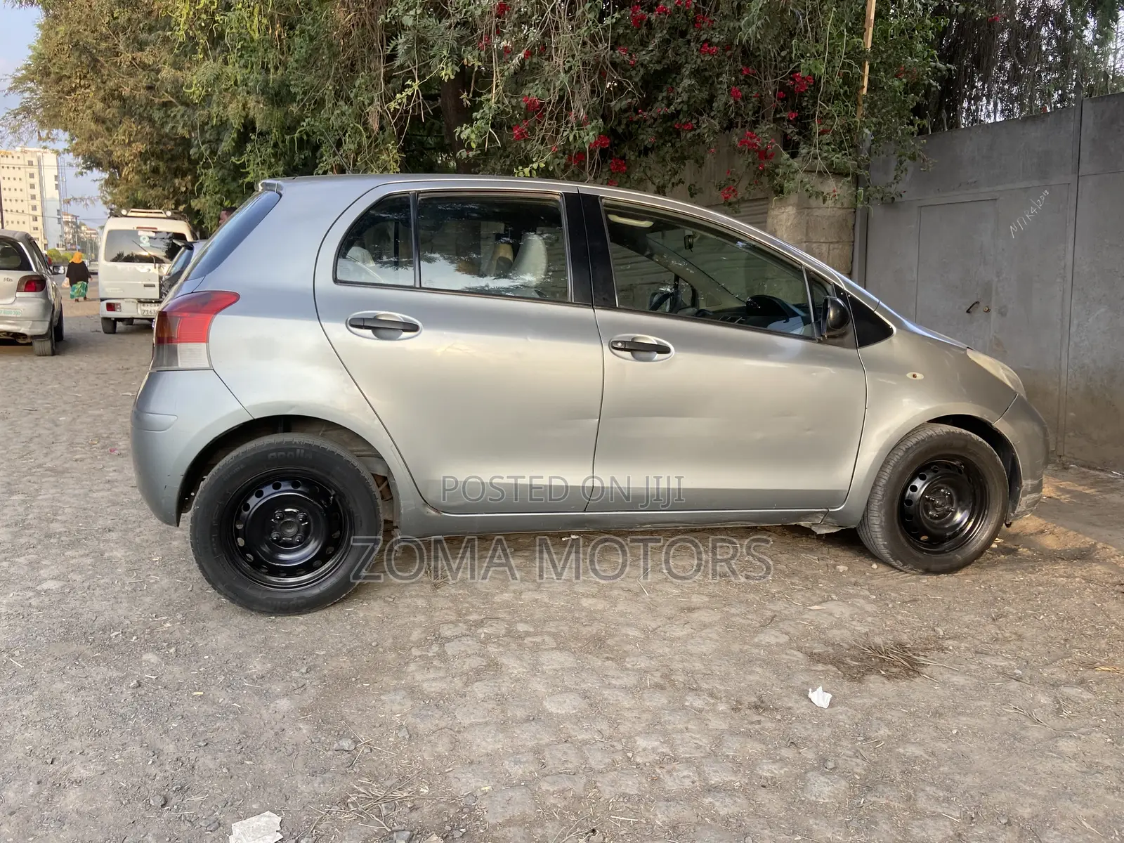 Toyota Yaris Base Hatchback 3dr 2010 Gray