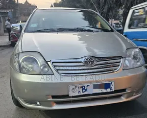 Photo - Toyota Corolla 2003 Gold